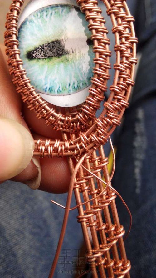 创意DIY 【绕线の首饰】眼睛毛衣链 第5步