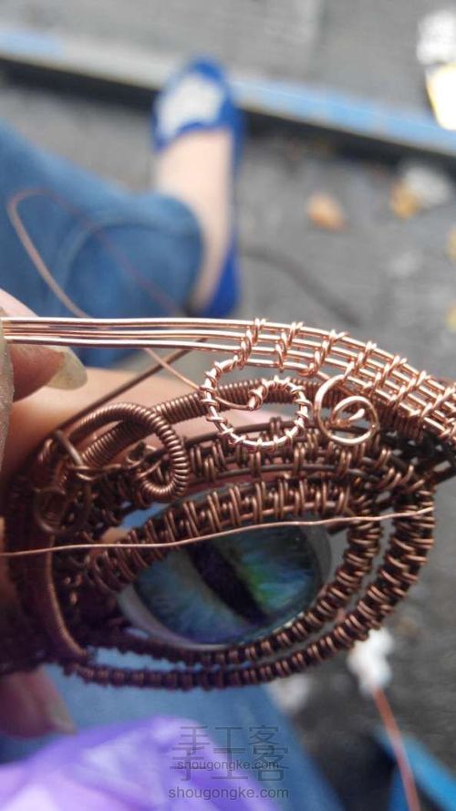 创意DIY 【绕线の首饰】眼睛毛衣链 第10步