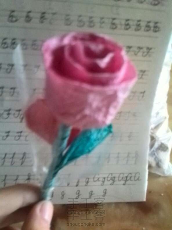 教你快速折纸玫瑰，关键时候会派上用场哟！
