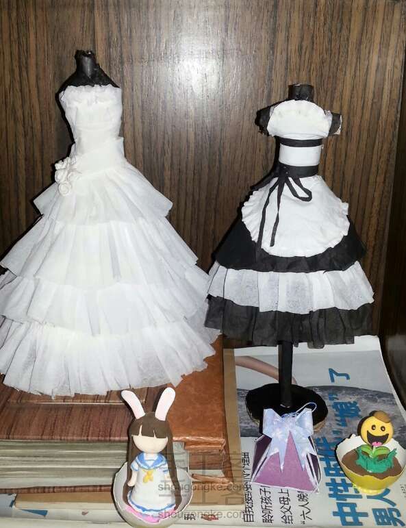 卫生纸做成的女仆装~~