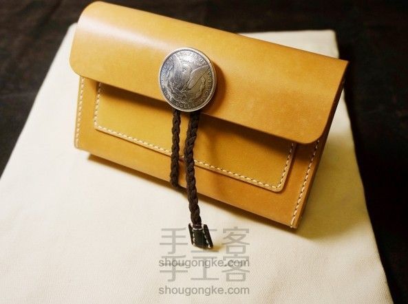 一个烟包,哈哈,不过我不吸烟 DIY皮艺教程