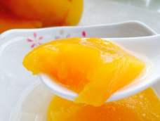 黄桃的季节到了，我觉得黄桃最好的归宿就是做成糖水黄桃，然后被吃进肚里，哈哈