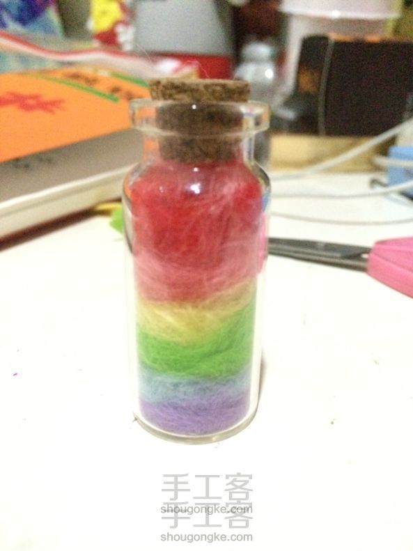 羊毛毡彩虹瓶制作方法