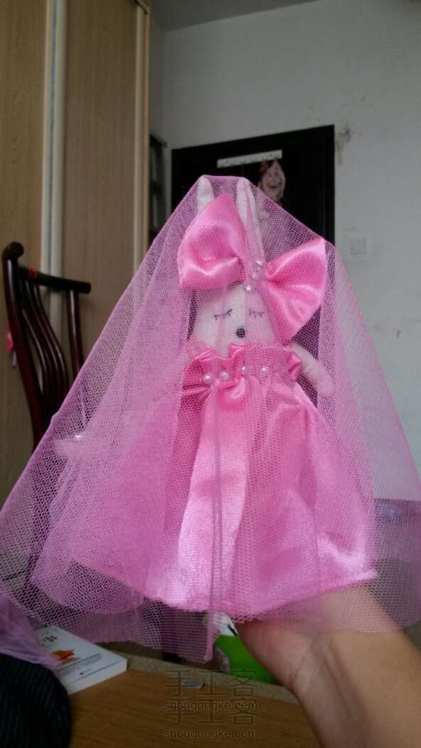 (王小小)别把手工想得那么难之~美丽兔子婚纱制作方法