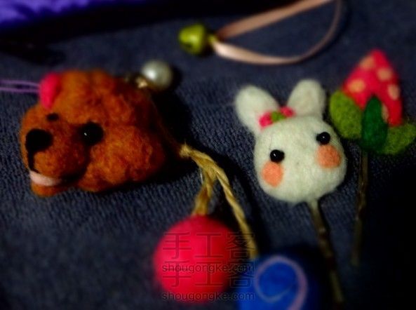 【Cinne手作】羊毛毡兔兔草莓泰迪发卡/手机链