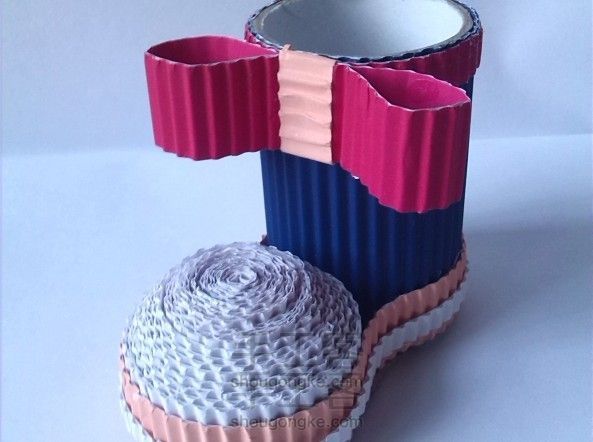 【纸手工】瓦楞纸小靴子造型置物盒制作教程