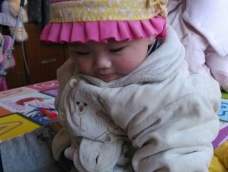 宝宝的一件衣服小了，天气冷了就给宝宝做了个帽子。帽子厚了很容易会出汗，这个刚刚好！
