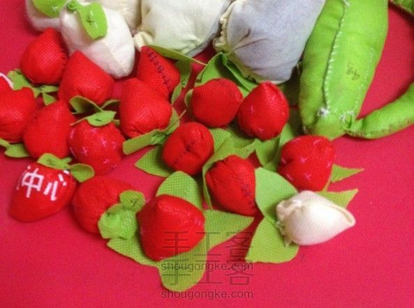 幼儿园手工制作 假水果 布艺草莓