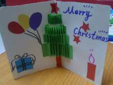 快过圣诞节了，跟咱家宝贝一起动手制作一张温暖牌圣诞卡吧，小小宝贝也能制作的很棒(⊙o⊙)哦。