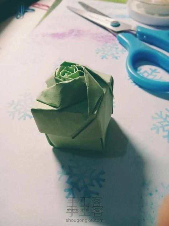 美美哒.带玫瑰的礼盒折纸教程
