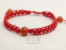 新年到了，吉颜吉语手作家给大家送来几款轻松上手的红手绳设计。