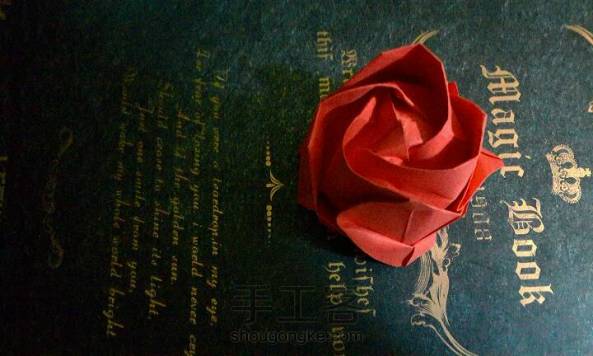 用心折的玫瑰  比用钱买的玫瑰更有魅力