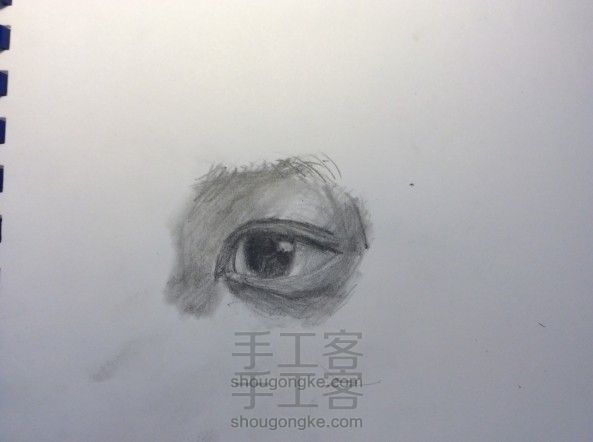 素描半侧面眼睛