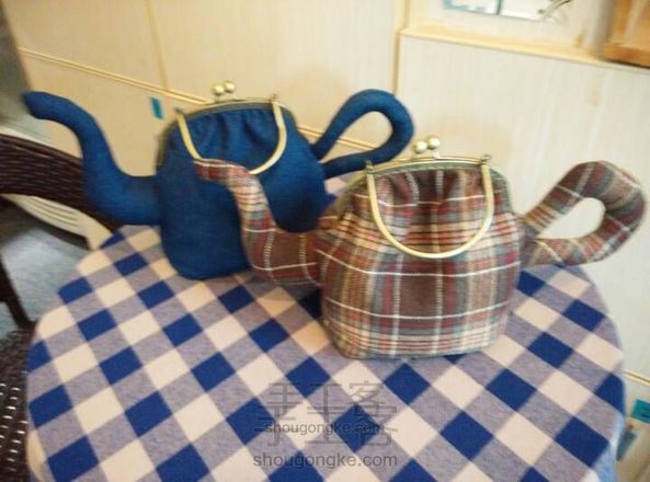 客官,来壶茶吧