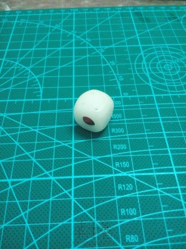 玲珑骰子安红豆,入骨相思知不知