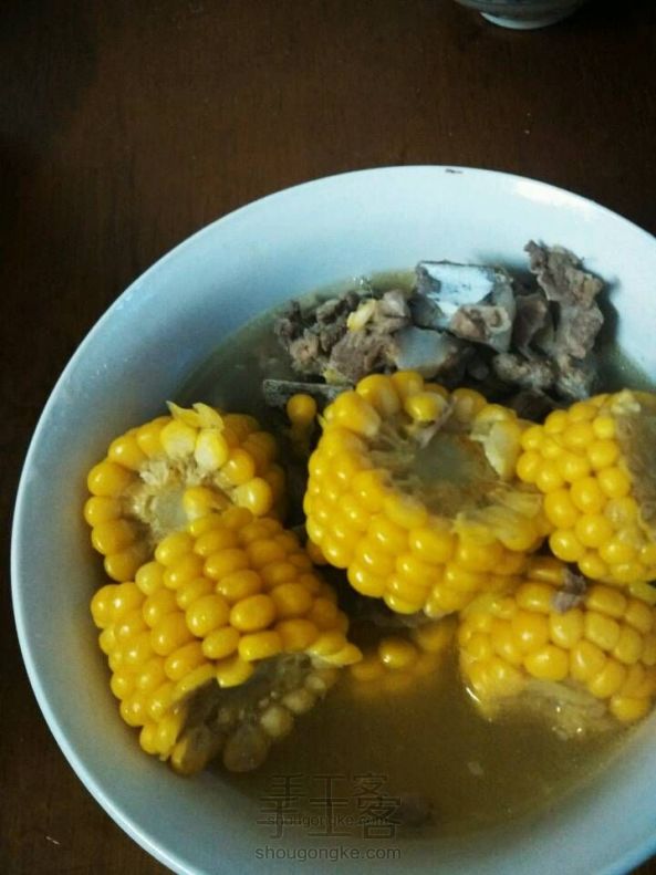 超简单的玉米排骨汤