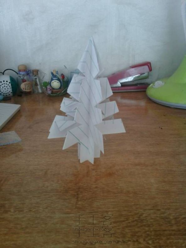 【子佩】简易纸折圣诞树(๑•ั็ω•็ั๑)