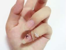 这个戒指做起来很简单，带起来却很惊艳，小手指的那一抹风情