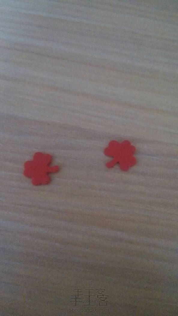 做一个漂亮的粘土三叶草