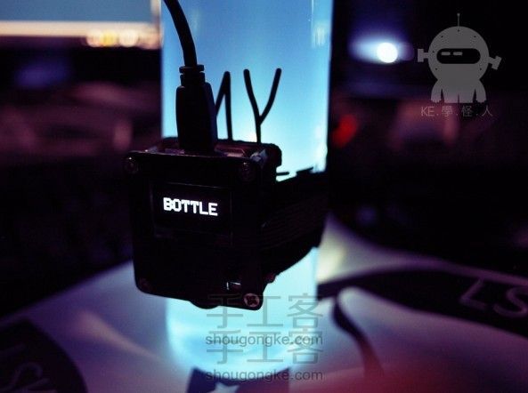 喜欢的看看给《MYBOTTLE杯加灯光和游戏》