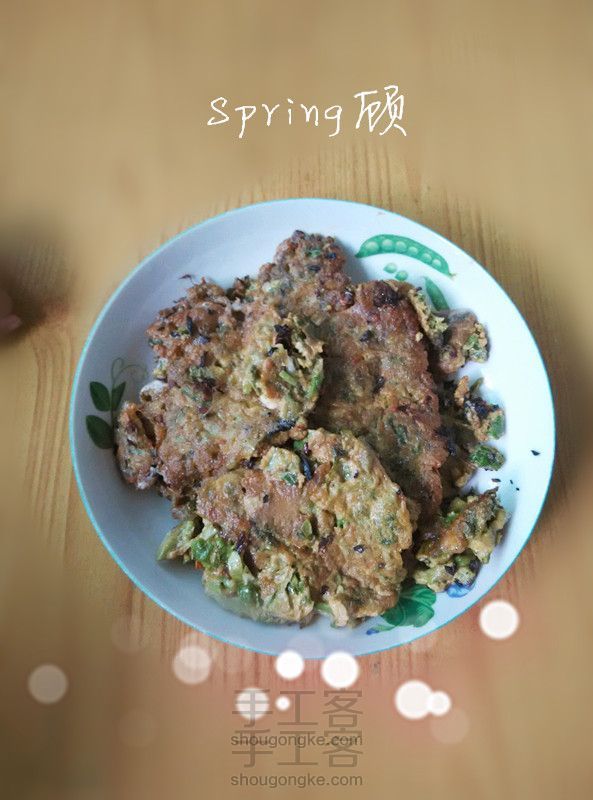 1岁半小宝贝手把手教你做春芽鸡蛋饼!