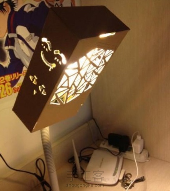 DIY纸箱台灯灯罩（转）