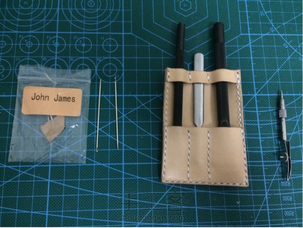 入门教程!简单实用的皮革工具小收纳袋,关注吧!
