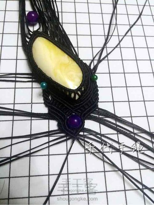 白花蜜蜡手绳【千代手绳 原创设计】 第3步