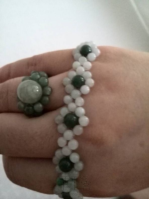 美貌的串珠戒指/手链