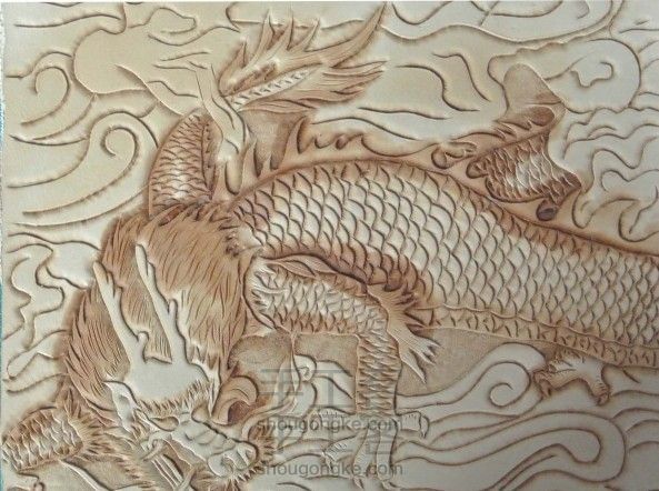 皮雕龙