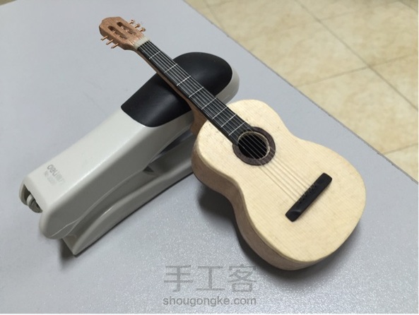 纯手工迷你吉他(可弹)各种节假日把妹装逼神器!!