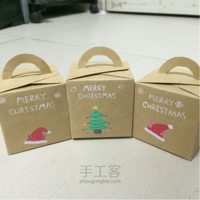 简单方便的圣诞礼盒，大家也做几个送给你的朋友把。希望大家喜欢😁