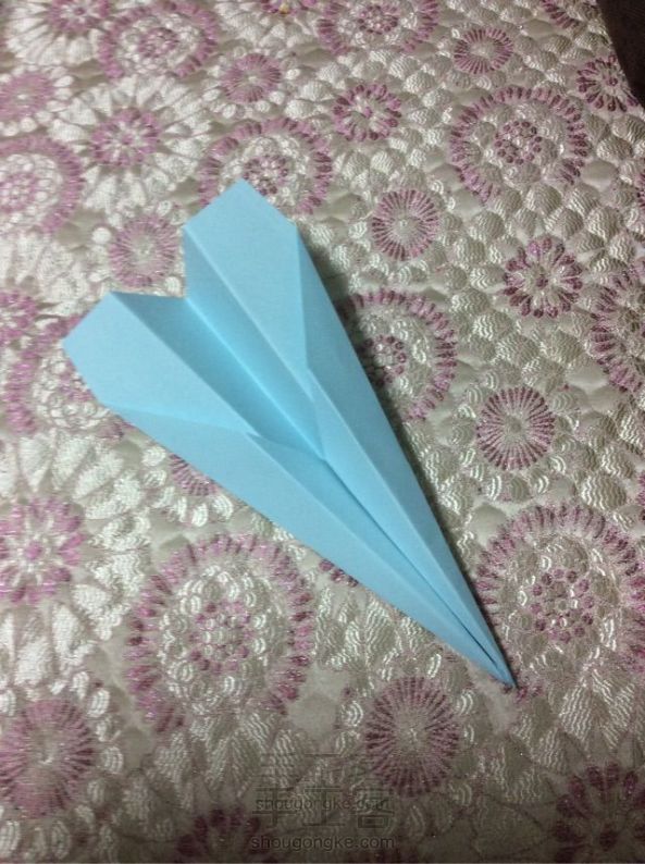 飞的超快，超远的纸飞机