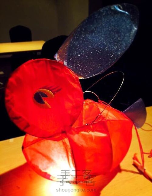 制作一款喜庆的元宵节兔子灯 第3步