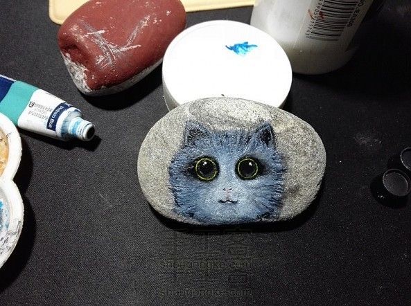 【赖大宝】原创手绘石头  圆眼猫