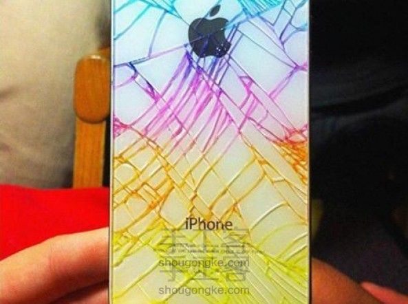 摔碎的iPhone 变成艺术品!