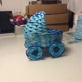 萌翻的纸藤编婴儿车