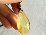 教您如何纯手工打磨一颗漂亮的琥珀蜜蜡吊坠