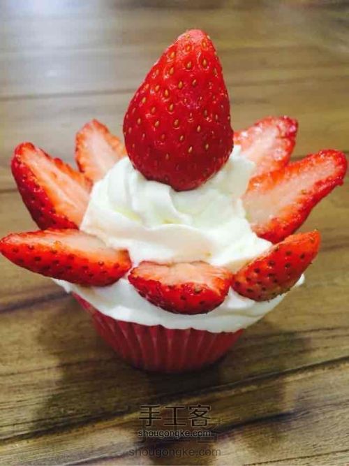 简单的美味——草莓奶油小蛋糕 第12步