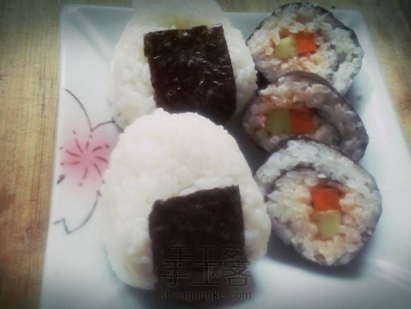 寿司卷和饭团子
