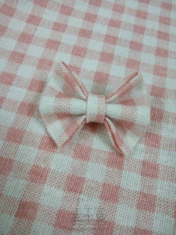 教你怎么做又简单又好看的粉色格子蝴蝶结