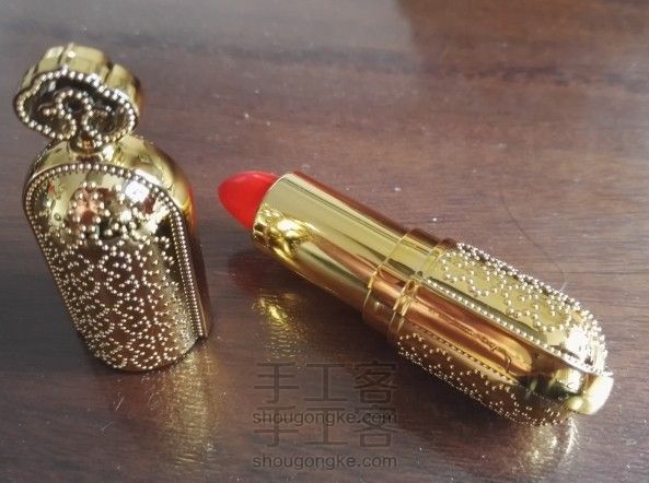 【个人爱好者】大老爷们的我,教你们做滋润度爆表的口红!!