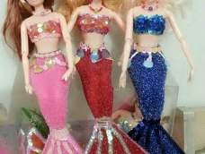 利用丝网铁丝和娃娃，做自己喜欢的美人鱼公主。