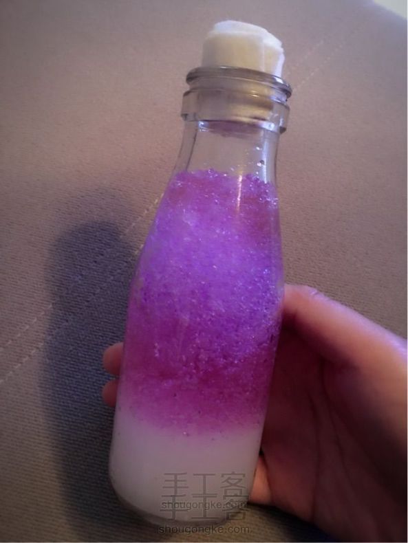 酸奶瓶改造成彩虹瓶啦
