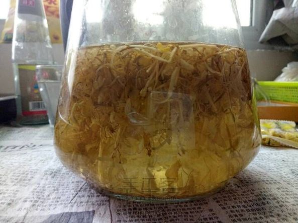 野生金银花茶的制作过程