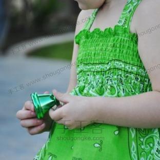 如何用现成的披肩DIY童装吊带裙