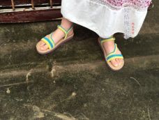 女儿的凉鞋终于完工了，编织是那么幸福，穿着肯定也是幸福满满！