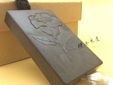 欲望像野草疯狂的生长