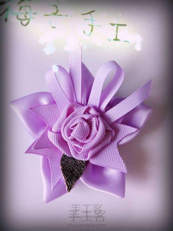紫色格调的玫瑰花发饰