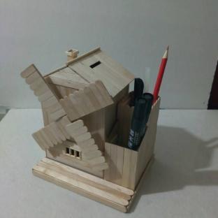 香薰小屋带储钱罐、笔筒
